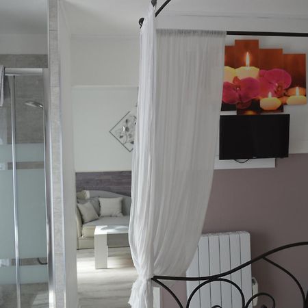 Au Coeur Du Bien Etre, Chambre D'Hotes Avec Piscine Chauffee Et Couverte, Spa, Sauna, Massages Monteaux ภายนอก รูปภาพ