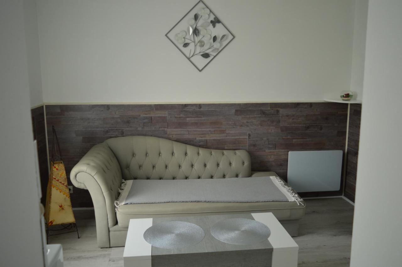 Au Coeur Du Bien Etre, Chambre D'Hotes Avec Piscine Chauffee Et Couverte, Spa, Sauna, Massages Monteaux ภายนอก รูปภาพ